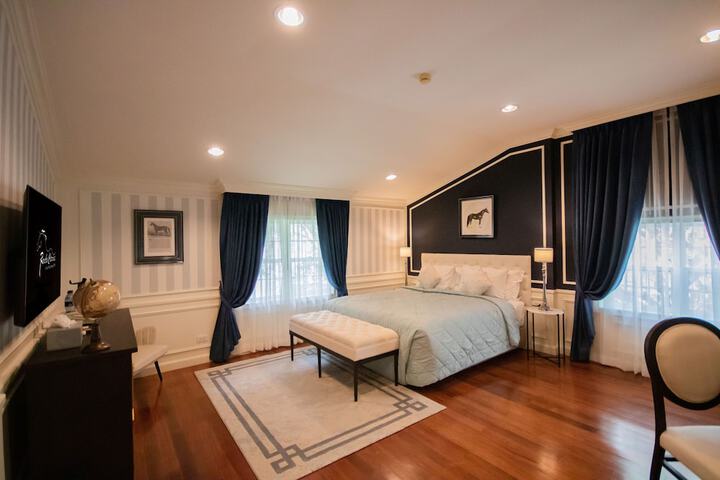 Room 35 of 228