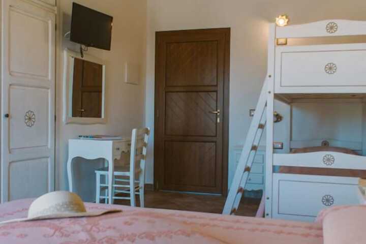 Room 12 of 46