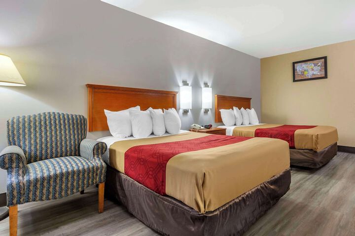 2 Double Beds (9 of 9)