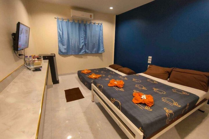 Room 8 of 38
