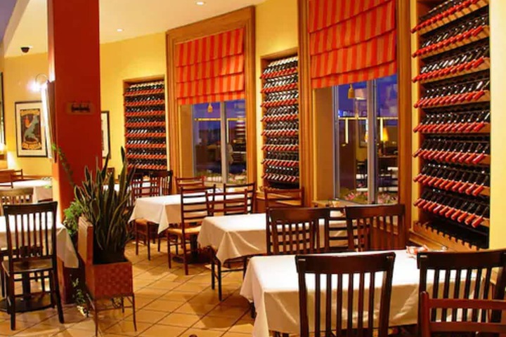 Dining 15 of 27