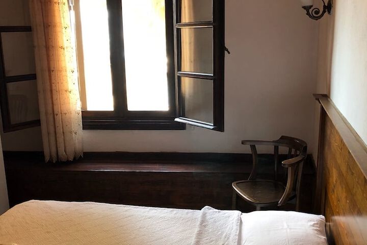Room 2 of 12