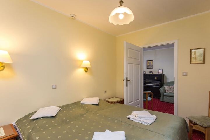 Room 19 of 40