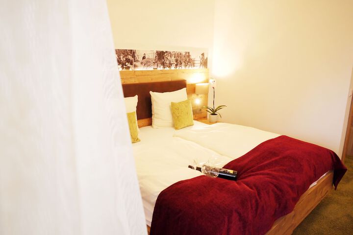 Room 14 of 65