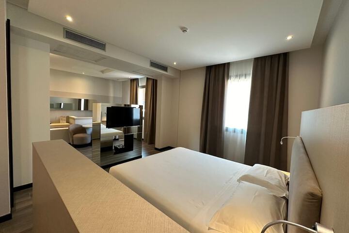 Room 14 of 132