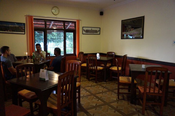 Dining 36 of 71