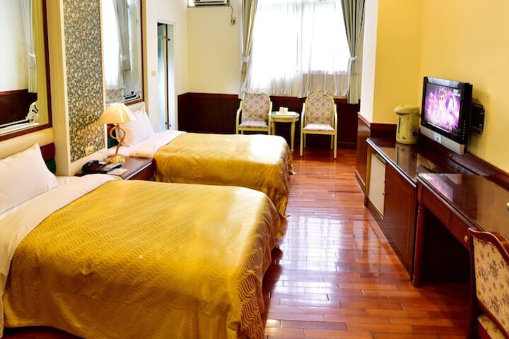 Room 17 of 122