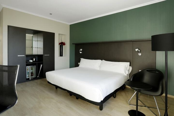 Room 10 of 43