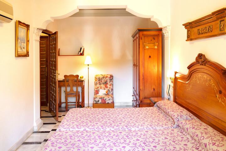Room 7 of 32