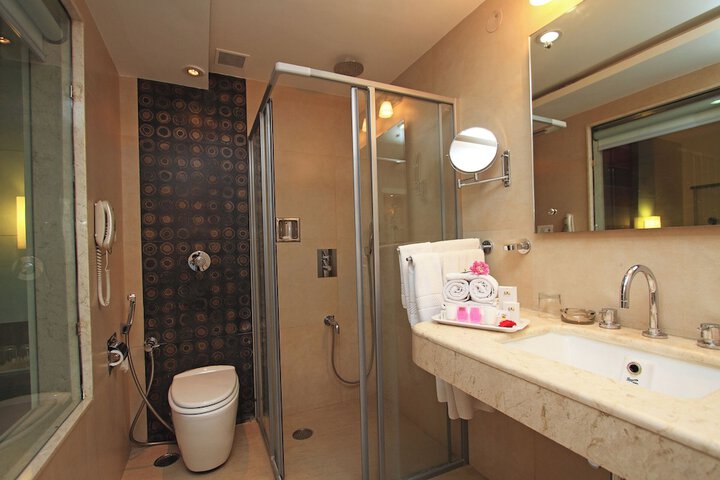 Room 40 of 42