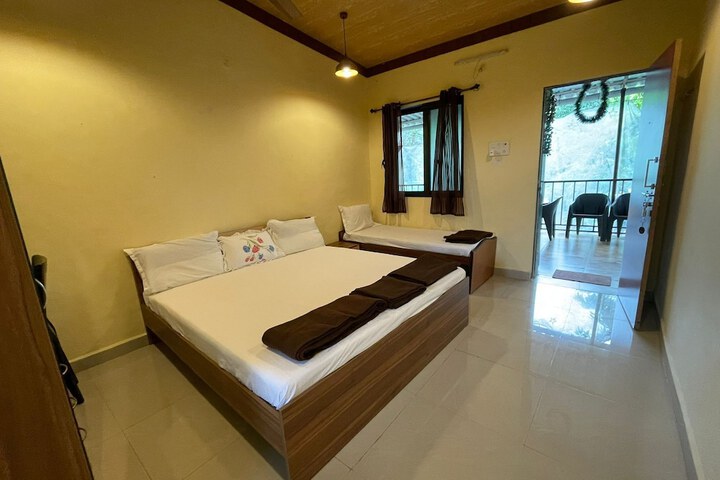 Room 2 of 6
