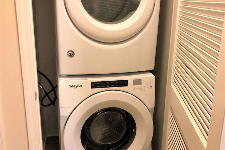 Laundry 20 of 30