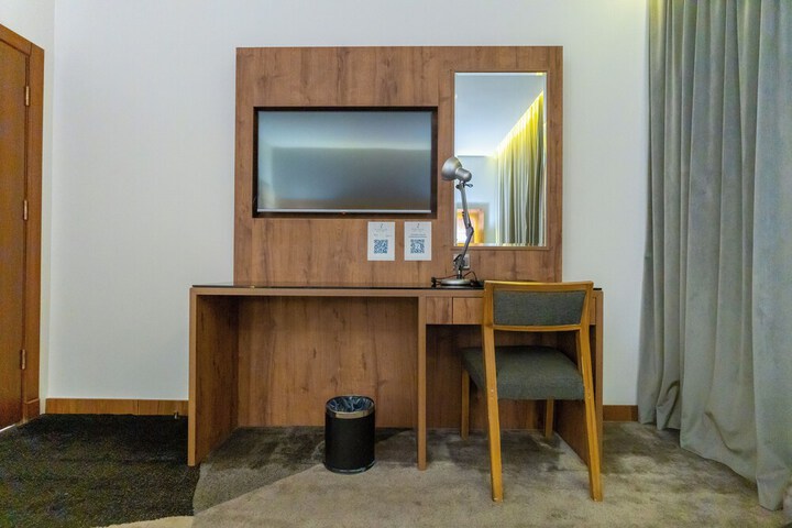 Room 12 of 30