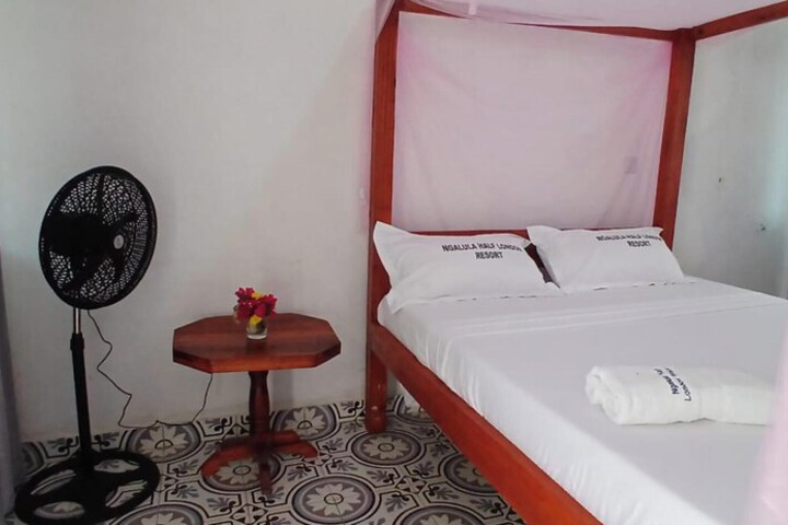 Room 15 of 37