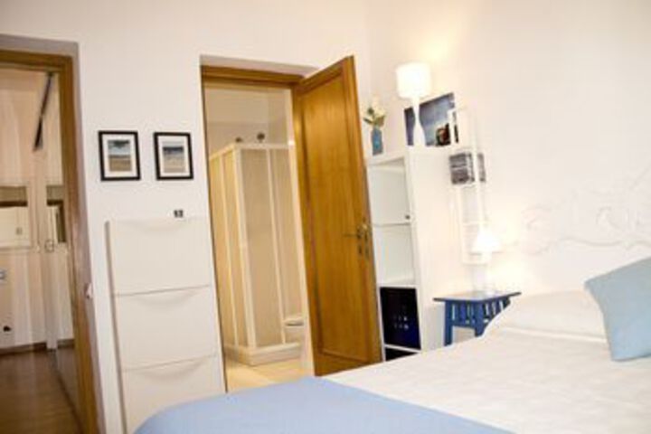 Room 5 of 12