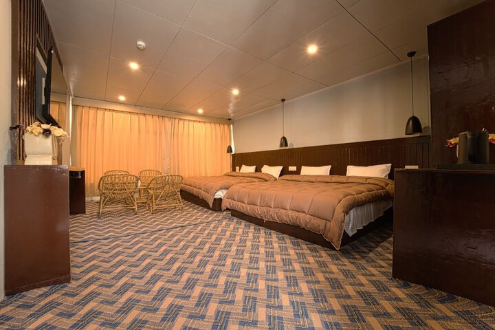 Room 9 of 13