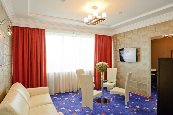 Room 35 of 69