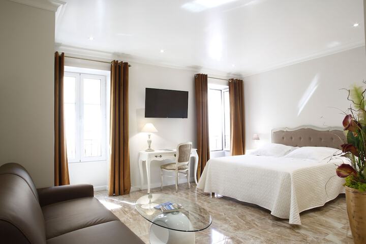 Room 4 of 39
