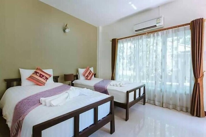 Room 6 of 81