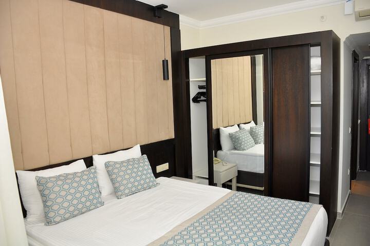 Room 25 of 82