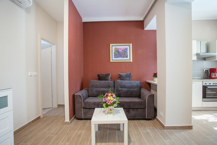 Room 10 of 19