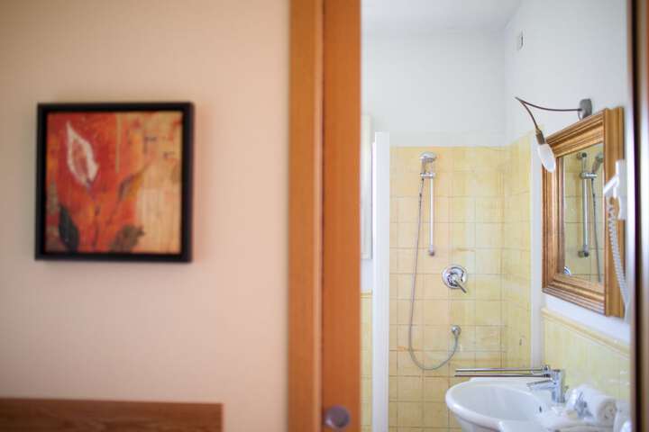 Room 18 of 31