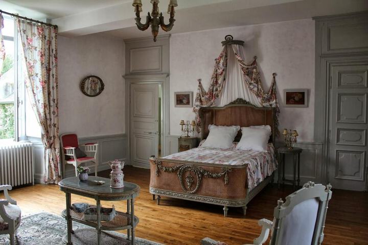 Room 7 of 27