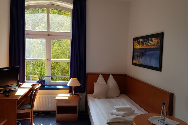 Room 3 of 22