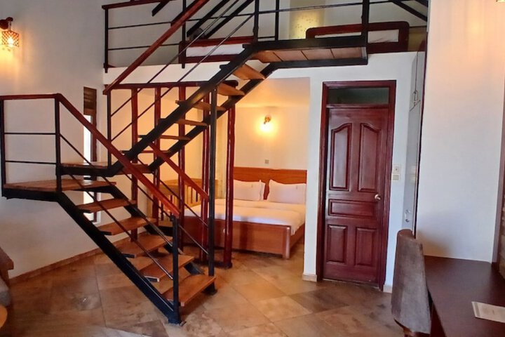 Room 7 of 36