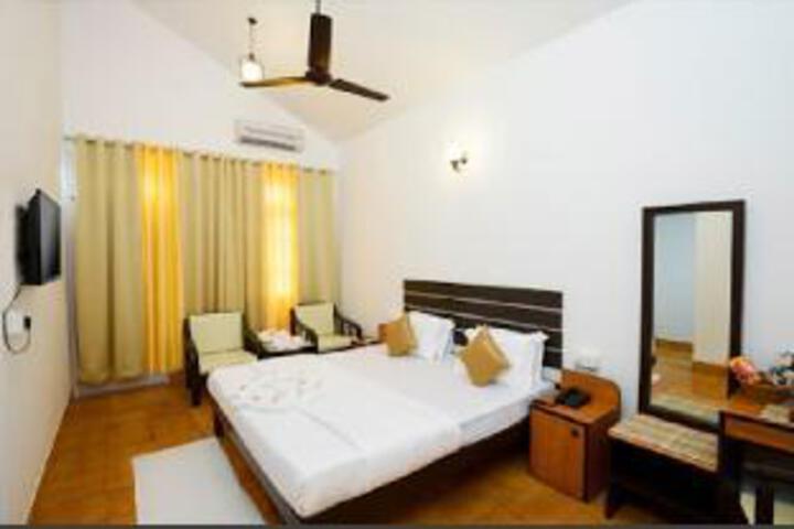 Room 15 of 16