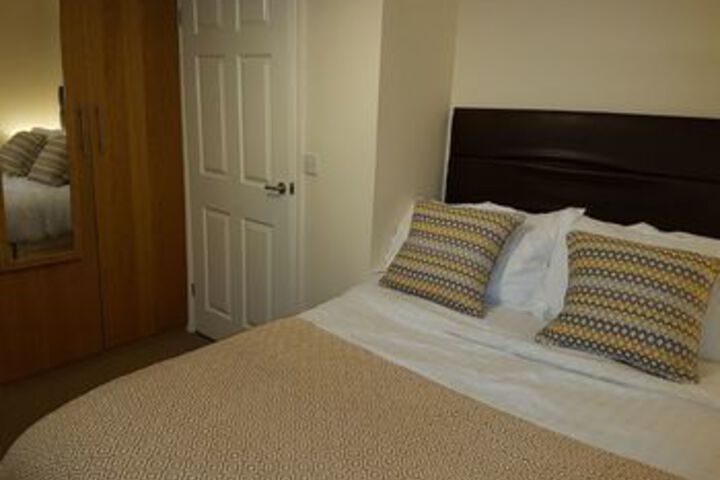 Room 10 of 30