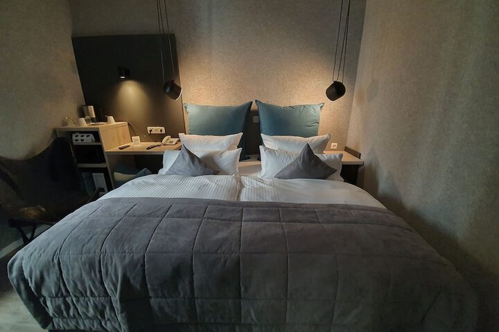 Room 12 of 41