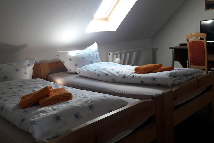 Room 3 of 22