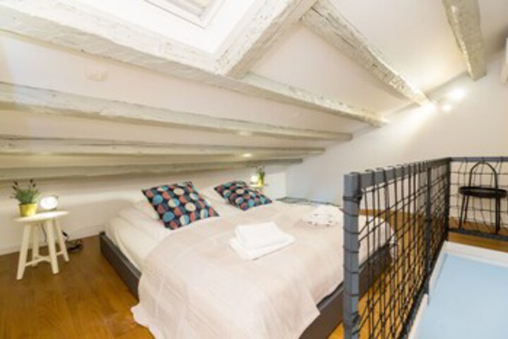 Room 180 of 306