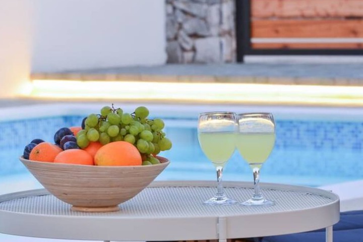 Pool 21 of 27