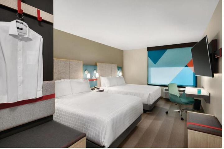2 Queen Beds (3 of 4)