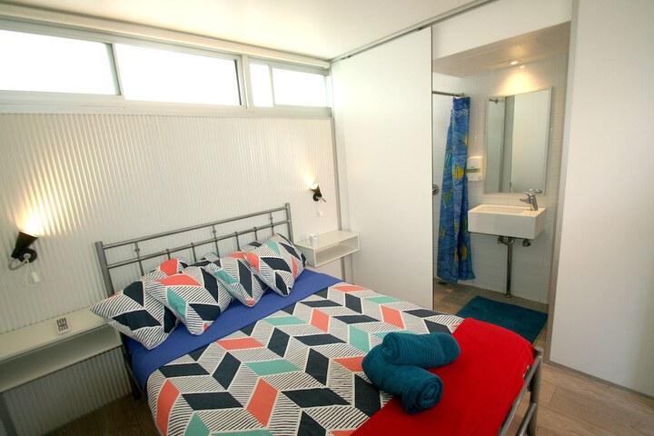 Room 7 of 48