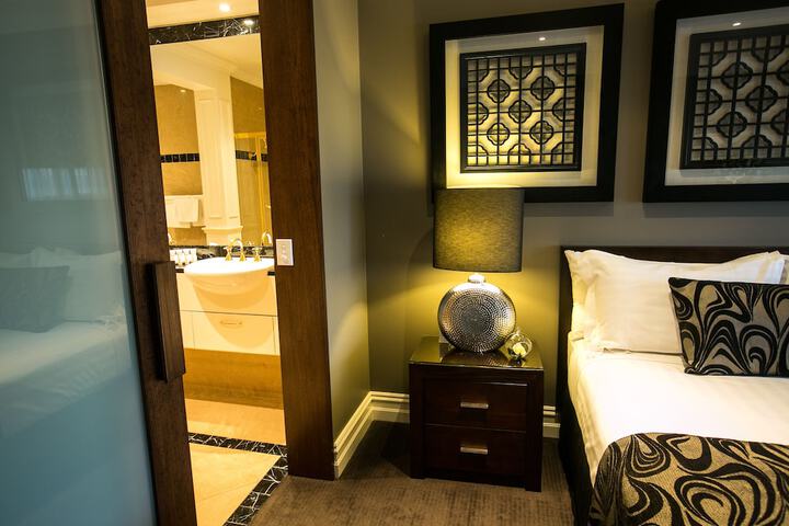Room 15 of 37