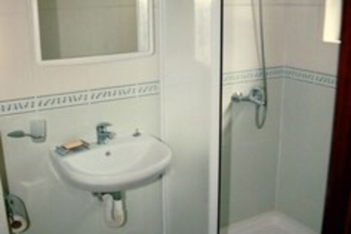 Room 2 of 30