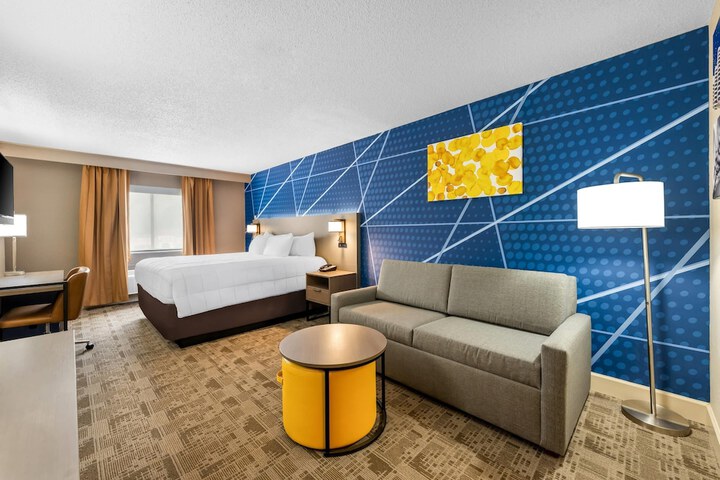 Room 35 of 64