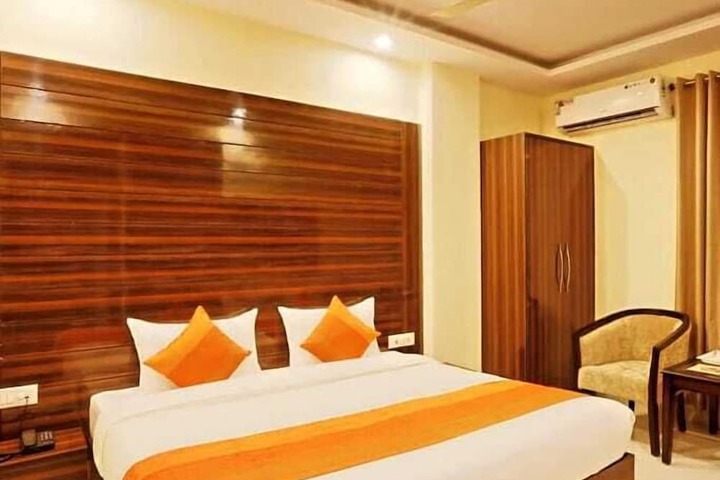 Room 6 of 7