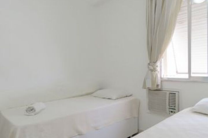 Room 7 of 19