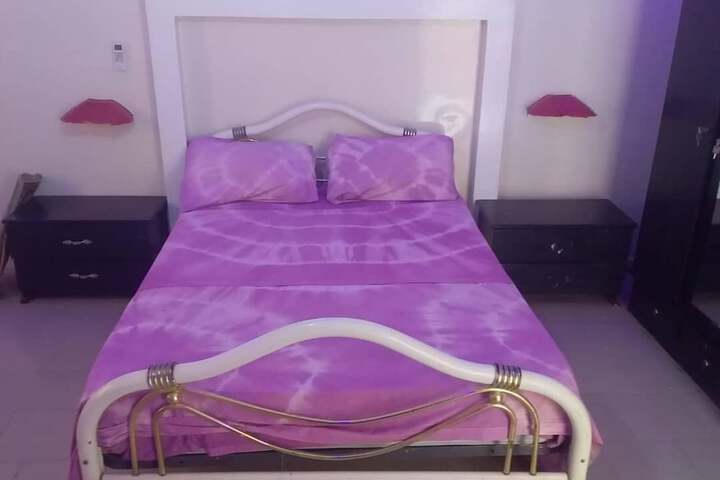 Room 8 of 28