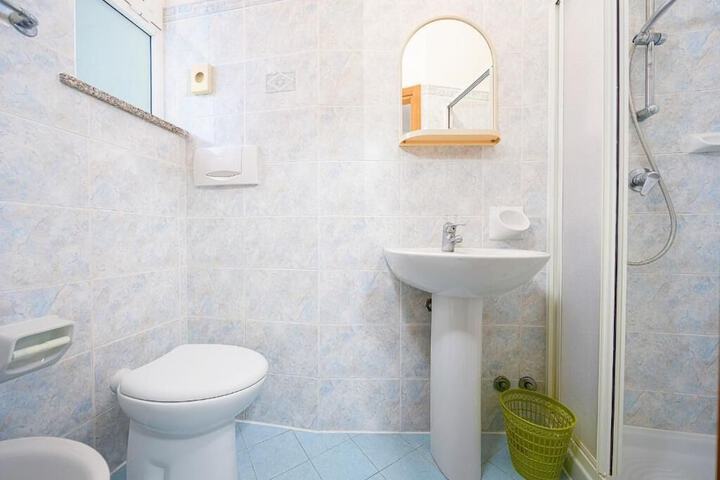 Room 15 of 23
