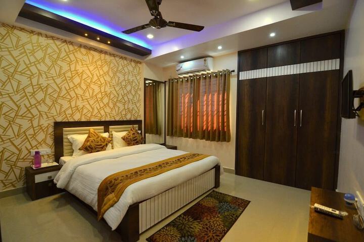 Room 9 of 21