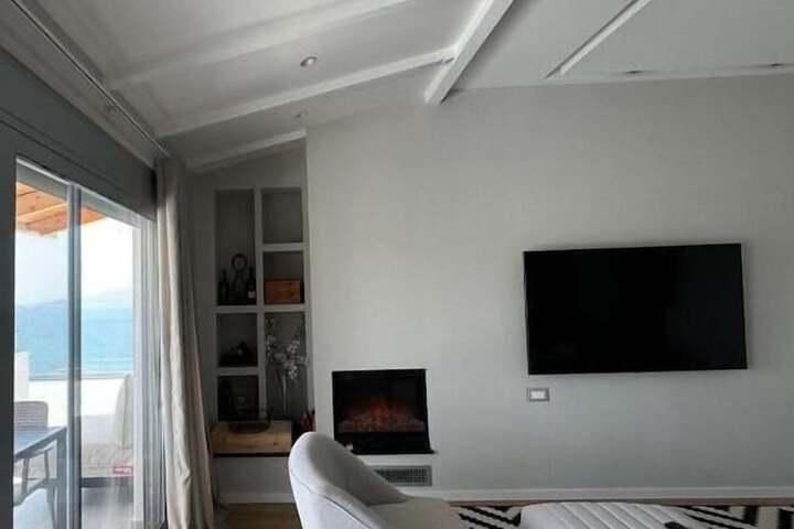 Room 21 of 48