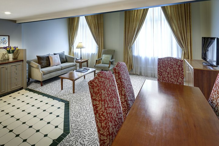 Room 11 of 25