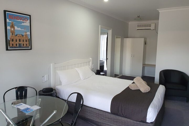 Room 7 of 32