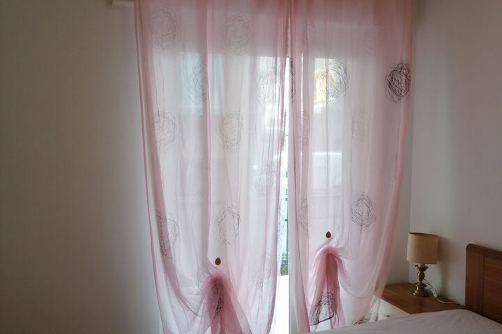 Room 27 of 38