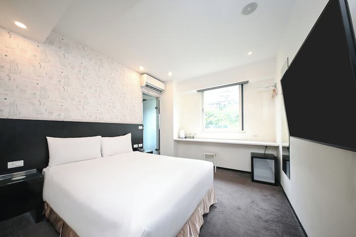 Room 44 of 83